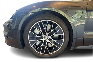 Porsche Taycan vaihtoauto