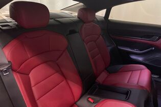 Porsche Taycan vaihtoauto