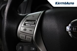 Nissan Navara vaihtoauto