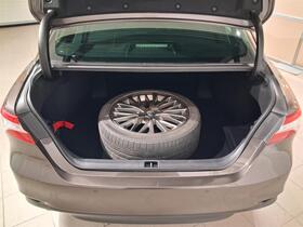 Toyota Camry vaihtoauto