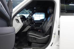 Land Rover Defender vaihtoauto