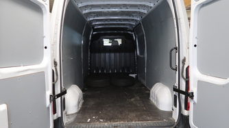 Nissan NV400 vaihtoauto