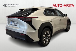 Toyota bZ4X vaihtoauto