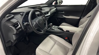Lexus UX vaihtoauto