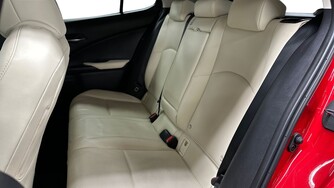 Lexus UX vaihtoauto