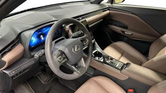 Lexus LBX vaihtoauto