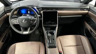 Lexus LBX vaihtoauto