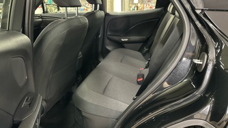 Lexus LBX vaihtoauto