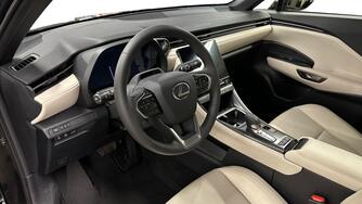 Lexus LBX vaihtoauto