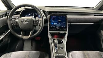 Lexus LBX vaihtoauto