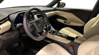 Lexus LBX vaihtoauto