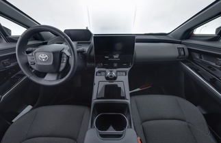 Toyota bZ4X vaihtoauto