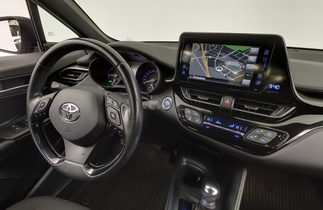 Toyota C-HR vaihtoauto