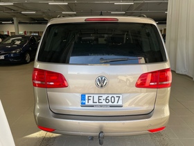 Volkswagen Touran vaihtoauto