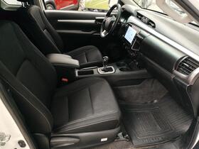 Toyota Hilux vaihtoauto