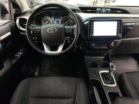 Toyota Hilux vaihtoauto