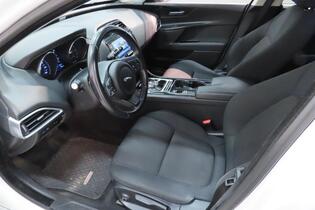 Jaguar XE vaihtoauto