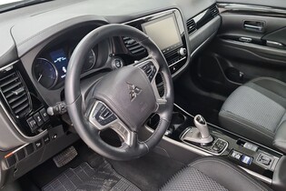 Mitsubishi Outlander PHEV vaihtoauto