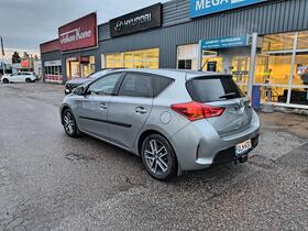 Toyota Auris vaihtoauto