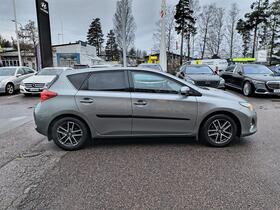 Toyota Auris vaihtoauto