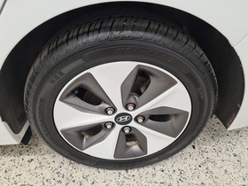 Hyundai IONIQ electric vaihtoauto