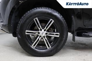 Nissan Navara vaihtoauto