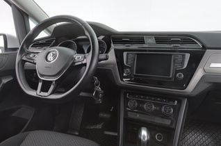 Volkswagen Touran vaihtoauto