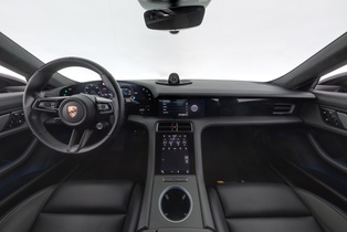 Porsche Taycan vaihtoauto