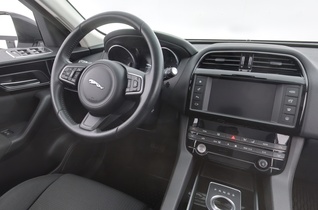 Jaguar F-PACE vaihtoauto