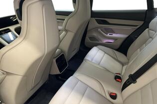 Porsche Taycan vaihtoauto