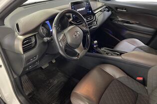 Toyota C-HR vaihtoauto