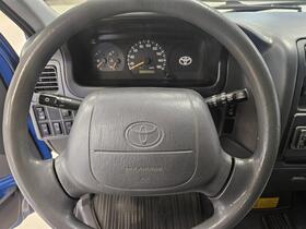 Toyota Hiace vaihtoauto