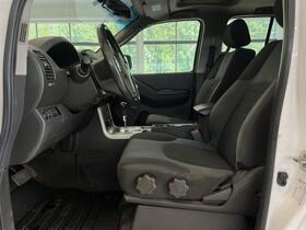 Nissan Navara vaihtoauto