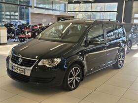 Volkswagen Touran vaihtoauto