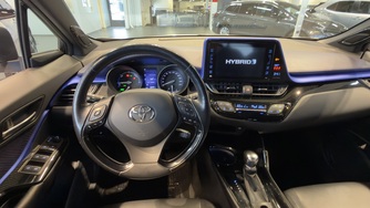Toyota C-HR vaihtoauto