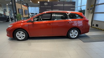 Toyota Auris vaihtoauto