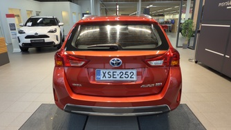 Toyota Auris vaihtoauto