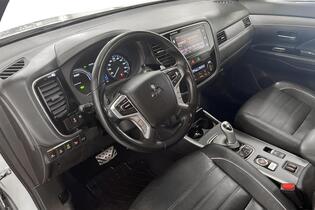 Mitsubishi Outlander PHEV vaihtoauto