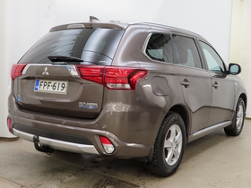 Mitsubishi Outlander PHEV vaihtoauto