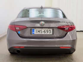 Alfa Romeo Giulia vaihtoauto