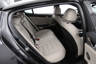 Kia Stinger vaihtoauto