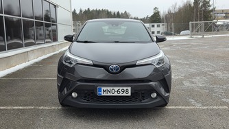 Toyota C-HR vaihtoauto