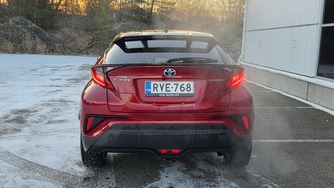Toyota C-HR vaihtoauto