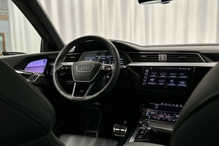 Audi Q8 e-tron vaihtoauto