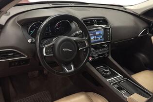 Jaguar F-PACE vaihtoauto