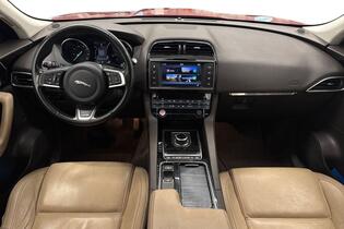 Jaguar F-PACE vaihtoauto