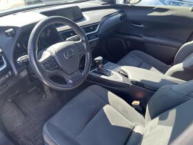 Lexus UX vaihtoauto