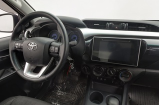 Toyota Hilux vaihtoauto