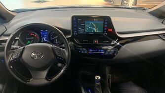 Toyota C-HR vaihtoauto