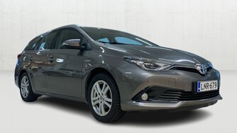 Toyota Auris vaihtoauto